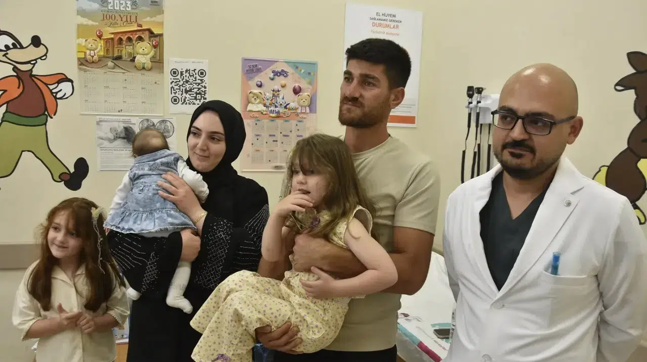 Bitlis'te saat pili yutan küçük çocuk endoskopi ile sağlığına kavuştu