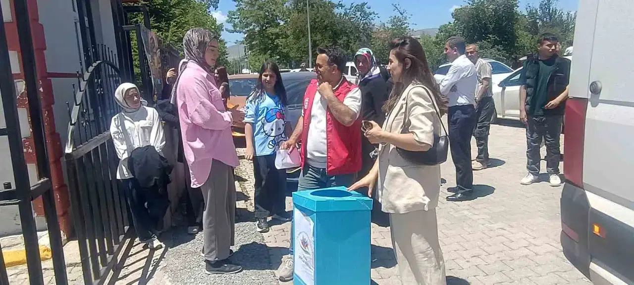 Bitlis'te sınav kalemleri köy çocuklarına umut oluyor