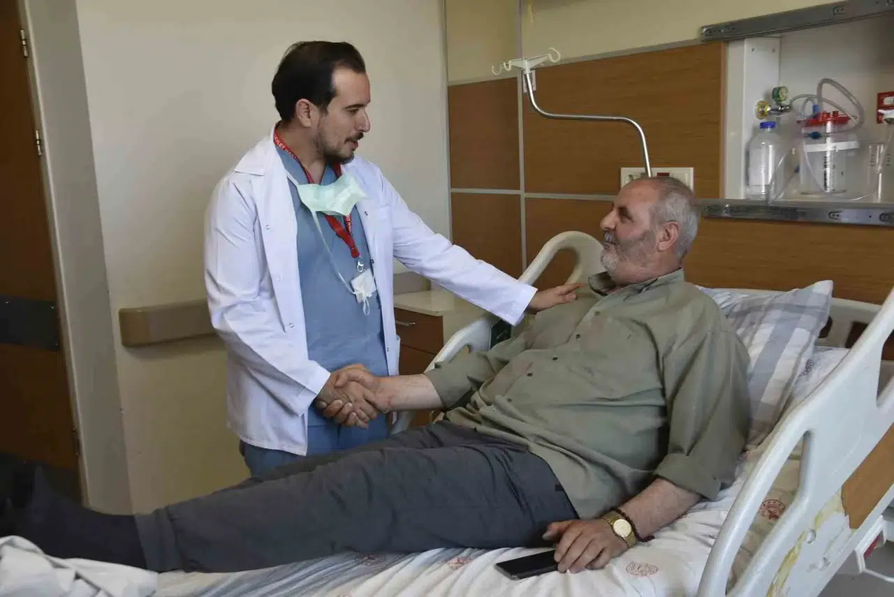 Bitlis'te damar tıkanıklığına karşı yeni tedavi yöntemi başarıyla uygulandı