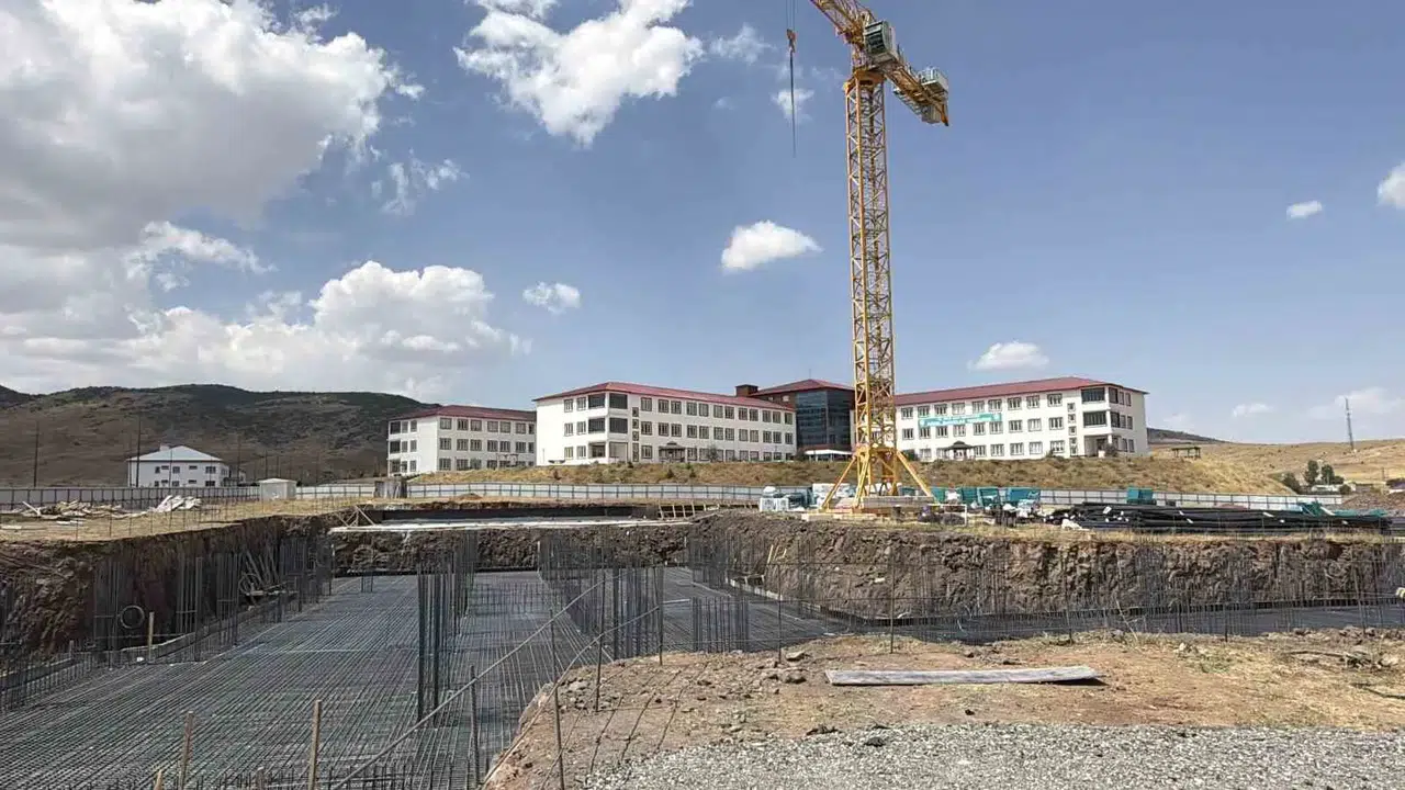 Bitlis’te tıp fakültesi için 2028 hedefli çifte yatırım sürüyor