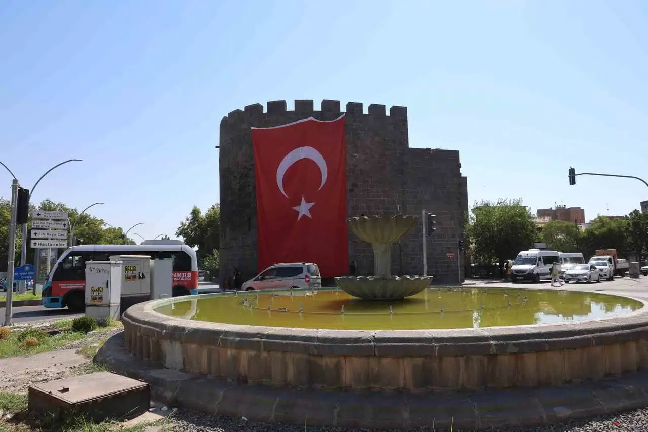Diyarbakır iş dünyası Meclis'ten geçen toplumsal bütünleşme teklifini destekliyor