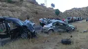 Midyat yolunda iki aracın çarpıştığı kazada minik Yakup yaşamını yitirdi