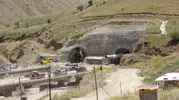 Yüksekova'da T2 tünel çalışması tüm hızıyla sürüyor