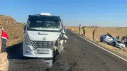 Siverek yolunda otomobil ve çekici kazasında üç kişi yaralandı