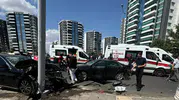 Diyarbakır Kayapınar’da iki otomobil çarpıştı: 1’i ağır 2 yaralı