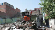 Diyarbakır’da 1 ayda 32 metruk bina yıkıldı: 60 yapı daha sırada