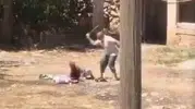 Bozova ilçesinde bir evlat yaşlı annesine sopayla vahşice saldırdı