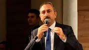 Diyarbakır’daki tabelalara ilişkin Gül’den kritik açıklama
