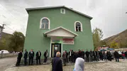Tatvan Kırkbulak köyünde hayırseverlerin katkısıyla inşa edilen cami kapılarını açtı