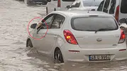 Diyarbakır'da sağanak yağış sürücülere zor anlar yaşattı