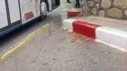 Elazığ'da halk otobüsünde şemsiyeli kavga kameraya yansıdı