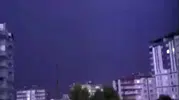 Diyarbakırda iki apartmana yıldırım isabet etti