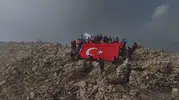 Bingöl'de Cumhuriyet coşkusu 2 bin 878 rakımlı Sülbüs Dağı'nın zirvesine taşındı