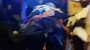 Muş'ta kontrolden çıkan pikap bahçe duvarına çarptı