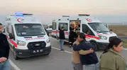 Düğün davetiyesi götüren aile kaza yaptı 3'ü çocuk 6 yaralı