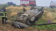 Kızıltepe yolunda kaza yapan otomobil şarampole yuvarlandı
