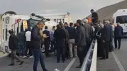 Van Hakkari yolunda tır devrildi bir kişi yaralandı