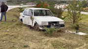 Elazığ Bingöl kara yolunda otomobil refüje çarptı