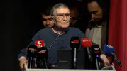 Nobel ödüllü Aziz Sancar Diyarbakır'da öğrencilerle bir araya geldi
