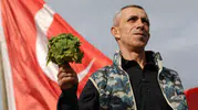 Öğretmen Hakan Özdemir atıl dağlık araziyi şifalı bitki bahçesine dönüştürdü