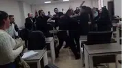 Silopi Belediyesi meclis toplantısında su fırlatmalı kavga çıktı