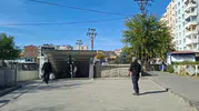 Diyarbakır'da haftada üç kez geçen tren için yaya yolu kapandı: Vatandaş tepkili