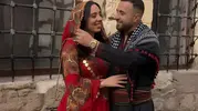 Amedsporlu Dia Saba ve eşi Narmin Saba, Mardin'de yöresel Kürt kıyafetleriyle poz verdi