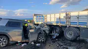 Tatvan yolunda iki araç çarpıştı 6 kişi yaralandı