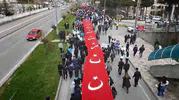 Bitlis sokakları 19 Mayıs için dev Türk bayrağıyla doldu