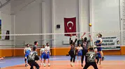 Adilcevaz voleybol turnuvasında kupa jandarmanın ellerinde yükseldi