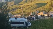 Siirt'te minibüs faciadan döndü