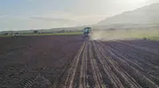 Adilcevaz ovasında şeker pancarı mesaisi başladı