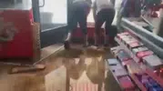Muş’ta dolu ve sağanak esnafı vurdu