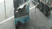Siirt’te kamyon lastiği tamir sırasında bomba gibi patladı
