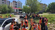 Bingöl’de öğrenciler doğayı çöplerden arındırdı