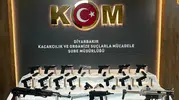 Diyarbakır polisinden operasyon Otomobilin gizli bölmesinden cephanelik çıktı