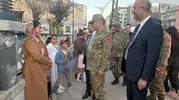 Kara Kuvvetleri Komutanı Tokel Yüksekova sokaklarında