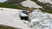 Bitlis yaylalarında temmuz sıcağına rağmen kar temizliği sürüyor