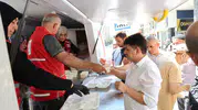 Elazığ’da cami çıkışı aşure bereketi