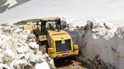 Van'da haziran ayında 3 bin 800 metrede kar mesaisi
