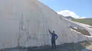 Hakkari yaylalarında haziran ayında kış manzarası