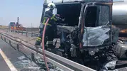 Mardin yolunda seyir halindeki tır alevlere teslim oldu