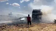 Viranşehir yolunda saman yüklü TIR alevlere teslim oldu