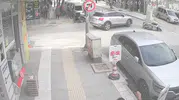 Elazığ’da dikkatsiz sürücü kazaya davetiye çıkardı