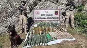 Jandarma 8 ilde düğmeye bastı 34 terör sığınağı yok edildi