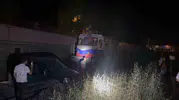 Elazığ’da tren kazası Hafif ticari araç metrelerce sürüklendi
