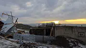 Ağrı Diyadin’de fırtına bir evin çatısını yerinden söktü