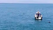 Van Gölü’ne uçan otomobilden sürücü sağ çıkarıldı