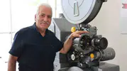Elazığ’da bir hoca fakülte koridorlarını müzeye dönüştürdü