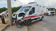 Bitlis Ahlat yolunda ambulans ve otomobil çarpıştı